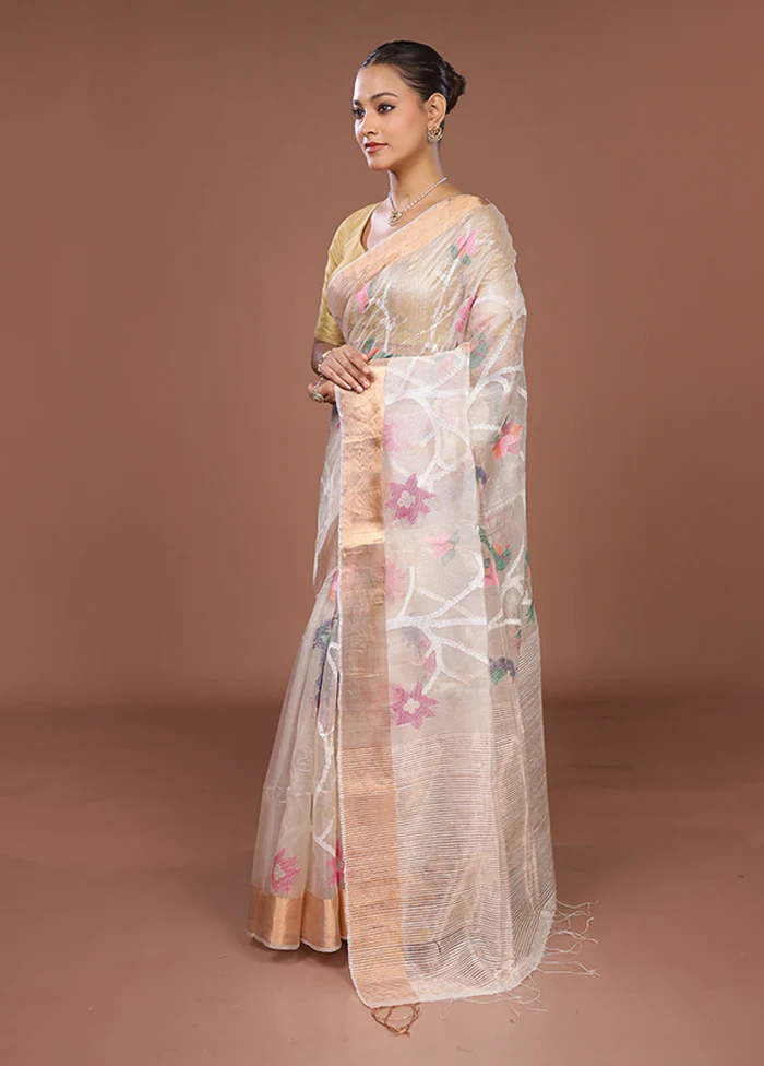 White Handloom Tussar Pure Silk Saree With Blouse Piece - Image 4