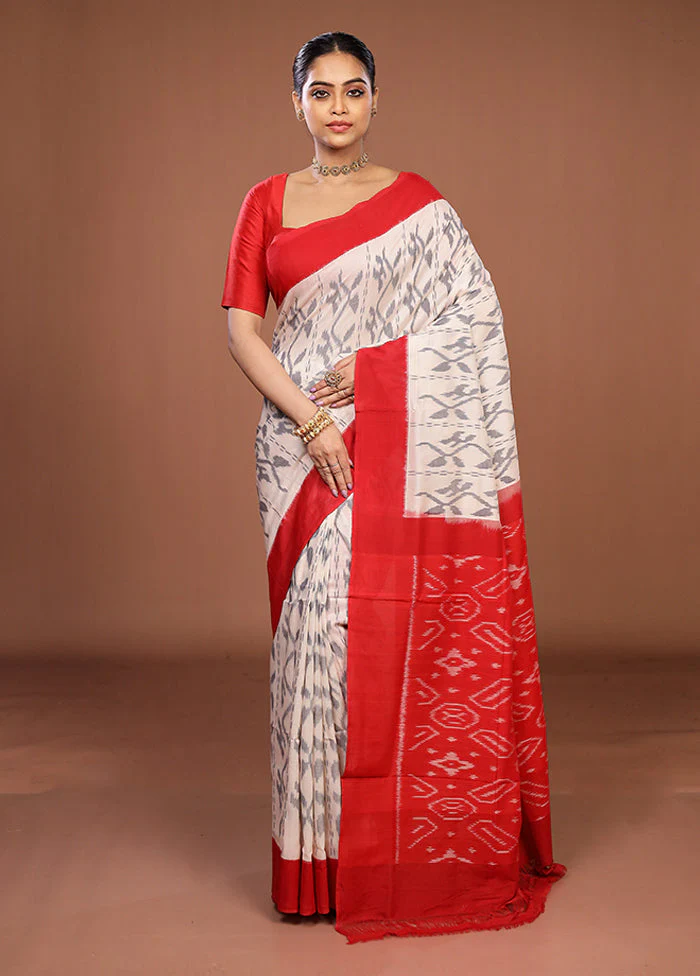 White Ikkat Cotton Saree With Blouse Piece - Image 2