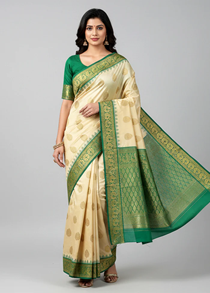 White Kanjivaram Silk Saree With Blouse Piece