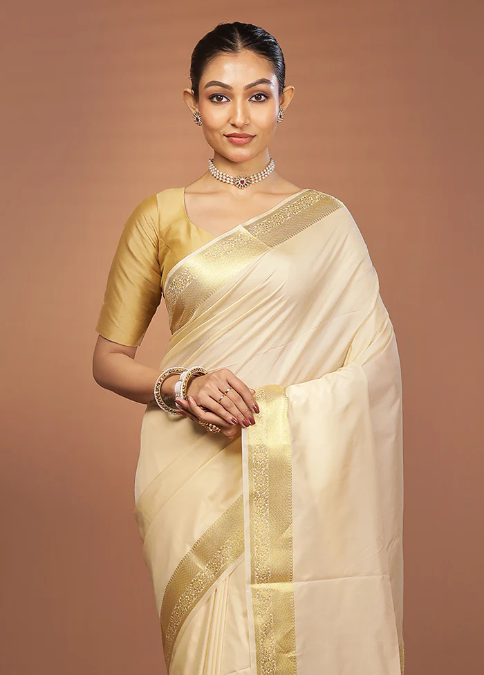 White Kanjivaram Silk Saree With Blouse Piece