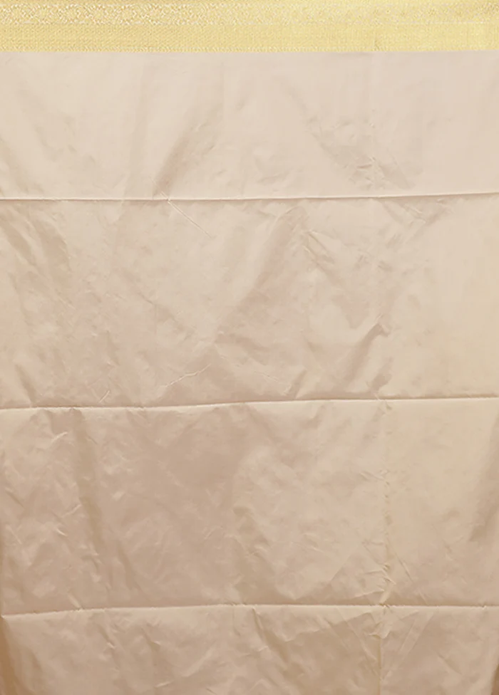 White Kanjivaram Silk Saree With Blouse Piece - Image 5