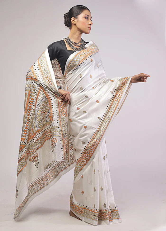 White Kantha Stitch Silk Saree With Blouse Piece - Image 4