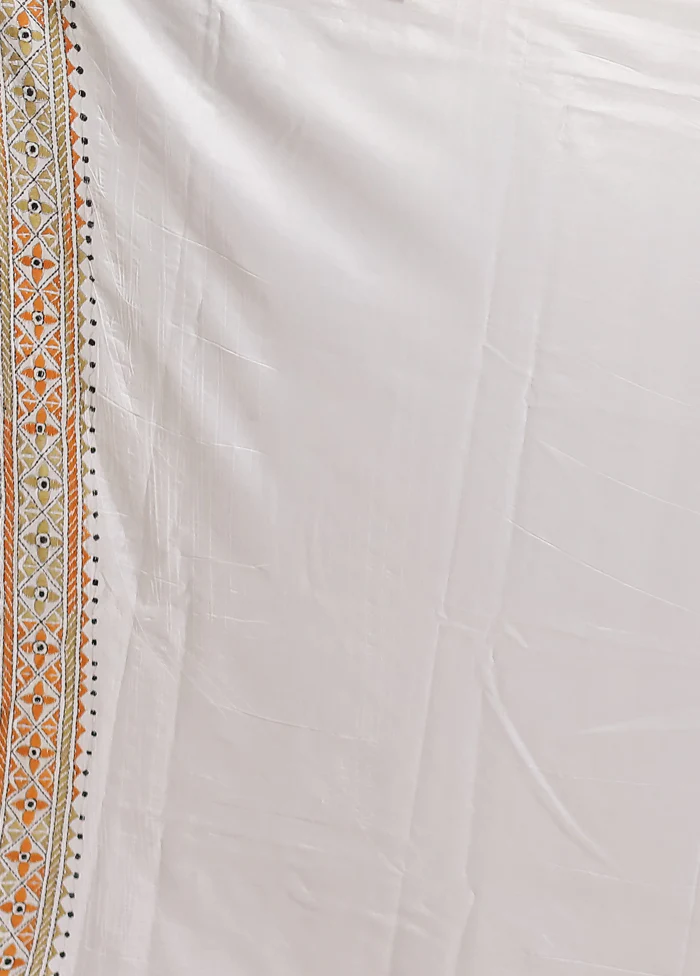 White Kantha Stitch Silk Saree With Blouse Piece - Image 5