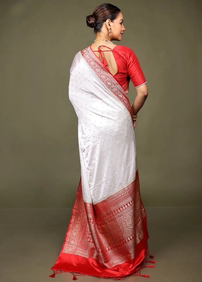 White Katan Silk Saree With Blouse Piece - Image 3