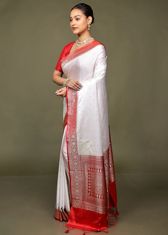White Katan Silk Saree With Blouse Piece - Image 4