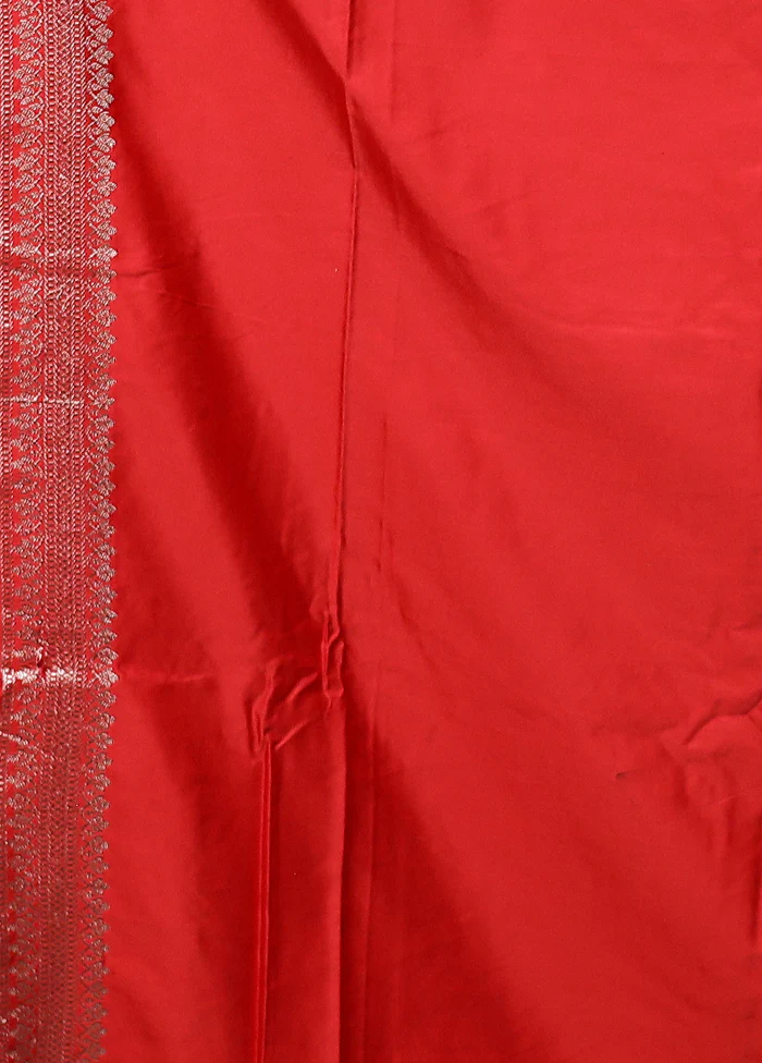 White Katan Silk Saree With Blouse Piece - Image 5