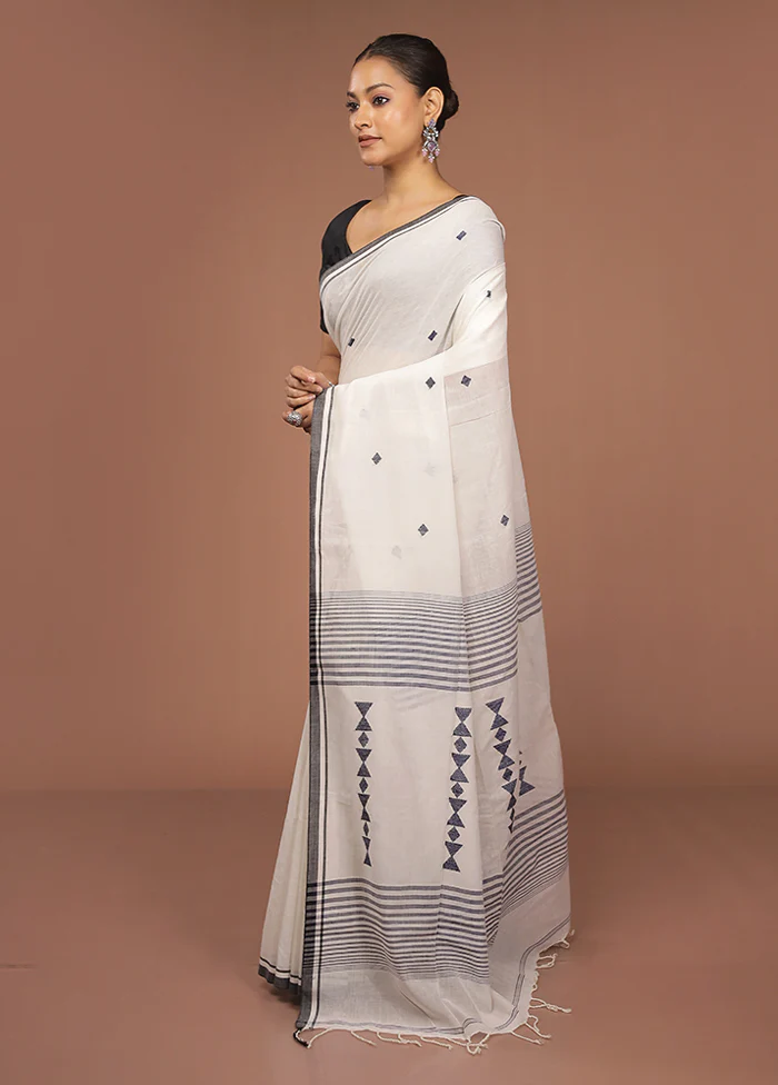 White Khadi Cotton Saree With Blouse Piece - Image 3