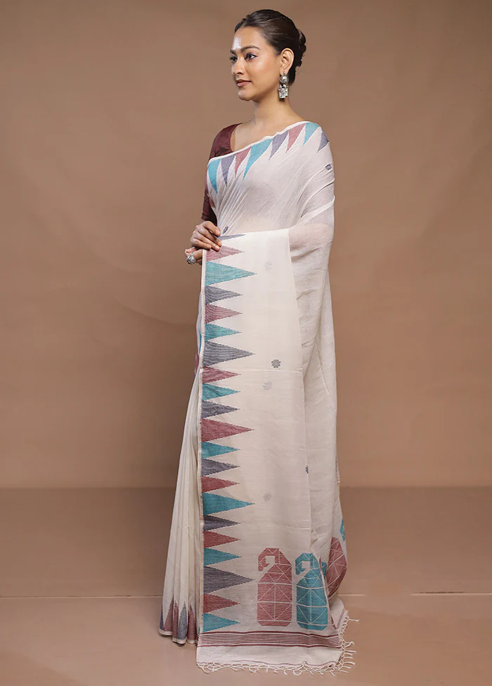 White Cotton Saree With Blouse Piece - Image 4