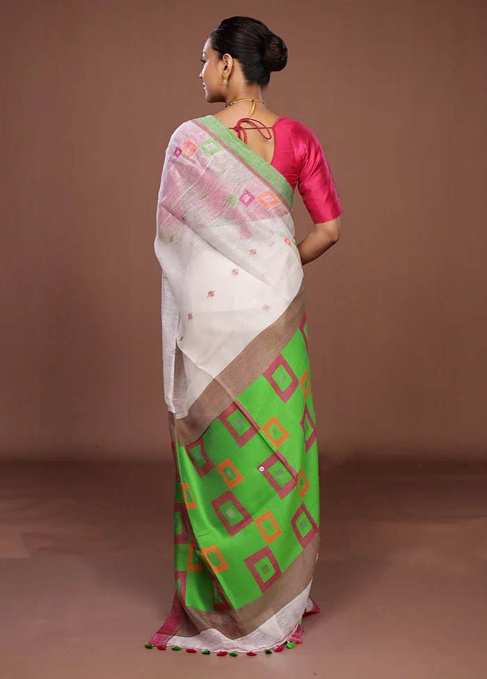 White Linen Silk Saree With Blouse Piece - Image 3