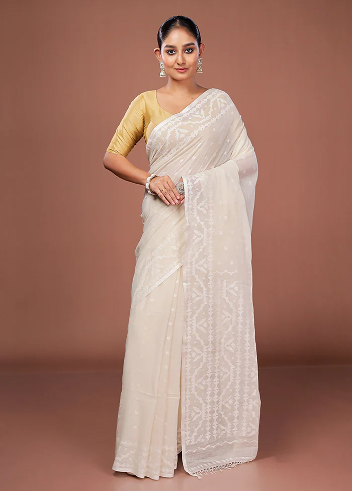White Matka Pure Silk Saree With Blouse Piece - Image 2