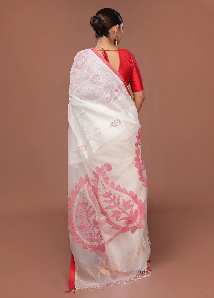White Matka Pure Silk Saree With Blouse Piece - Image 3