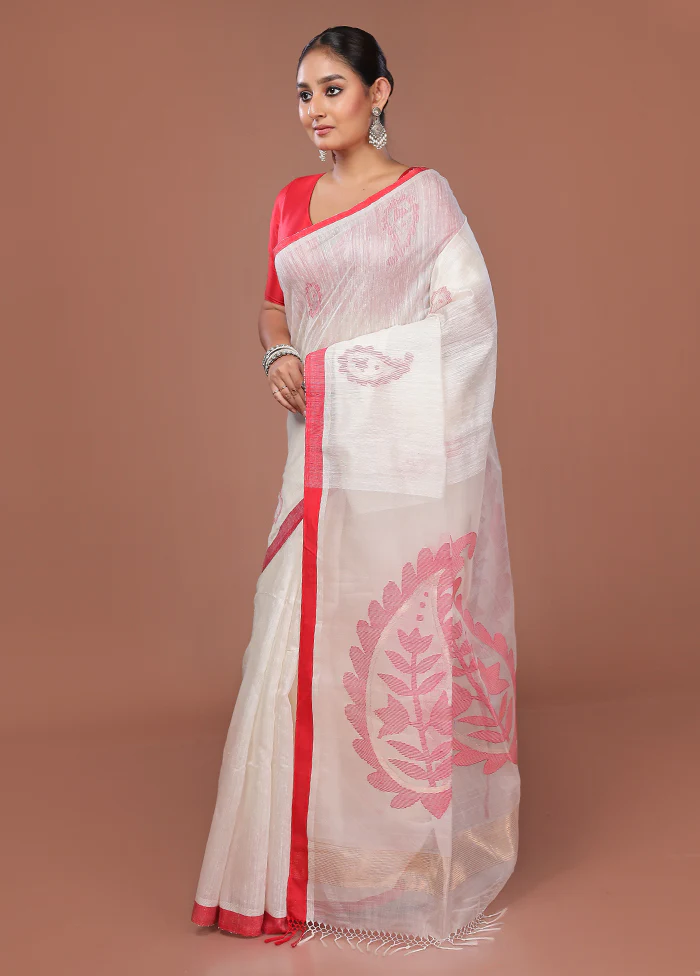 White Matka Pure Silk Saree With Blouse Piece - Image 4