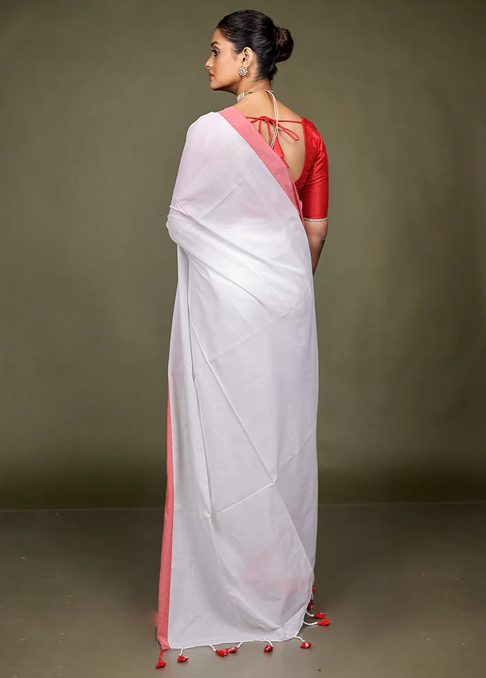 White Matka Silk Saree With Blouse Piece - Image 3