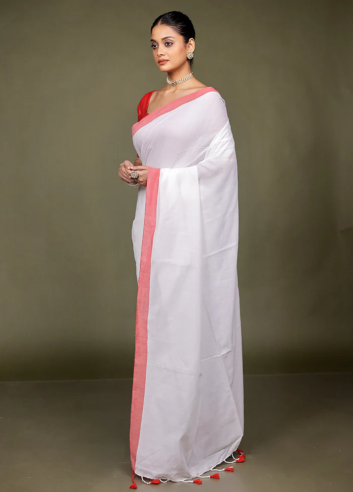 White Matka Silk Saree With Blouse Piece - Image 4