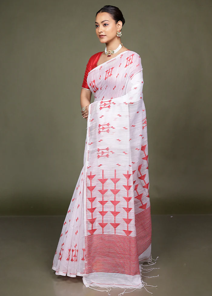 White Matka Silk Saree With Blouse Piece - Image 4
