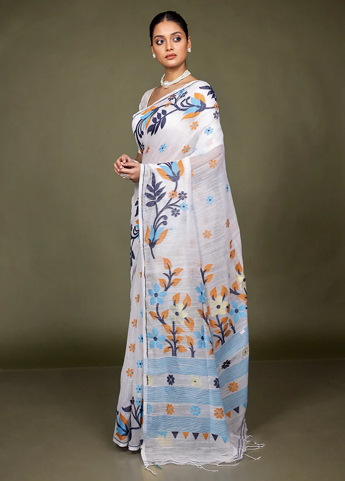 White Matka Silk Saree With Blouse Piece - Image 4