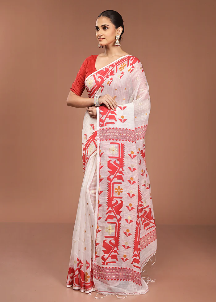 White Matka Silk Saree With Blouse Piece - Image 4