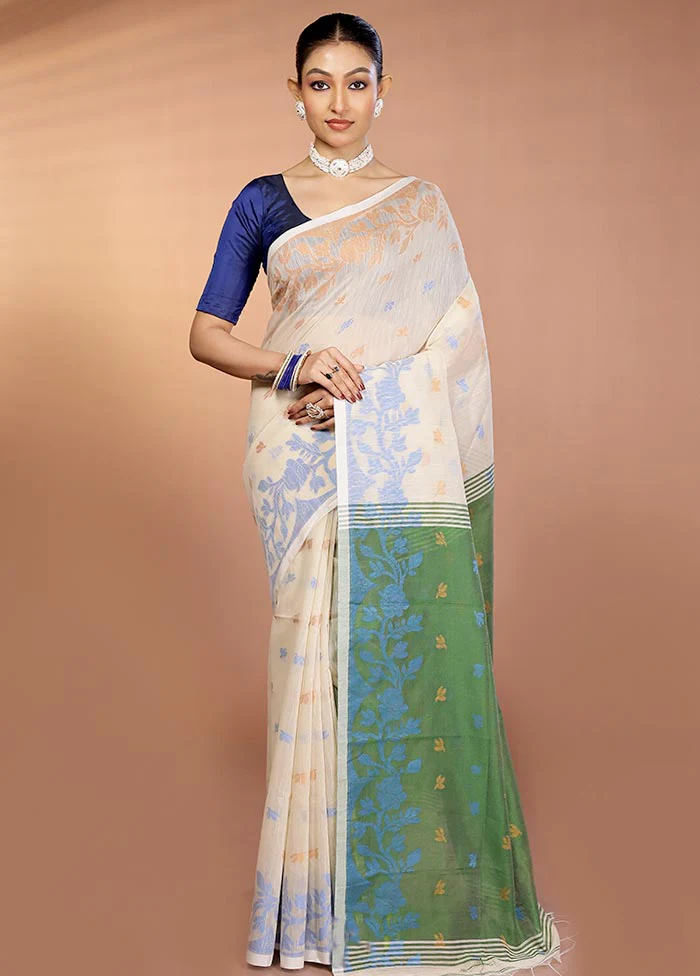 White Matka Silk Saree With Blouse Piece - Image 2