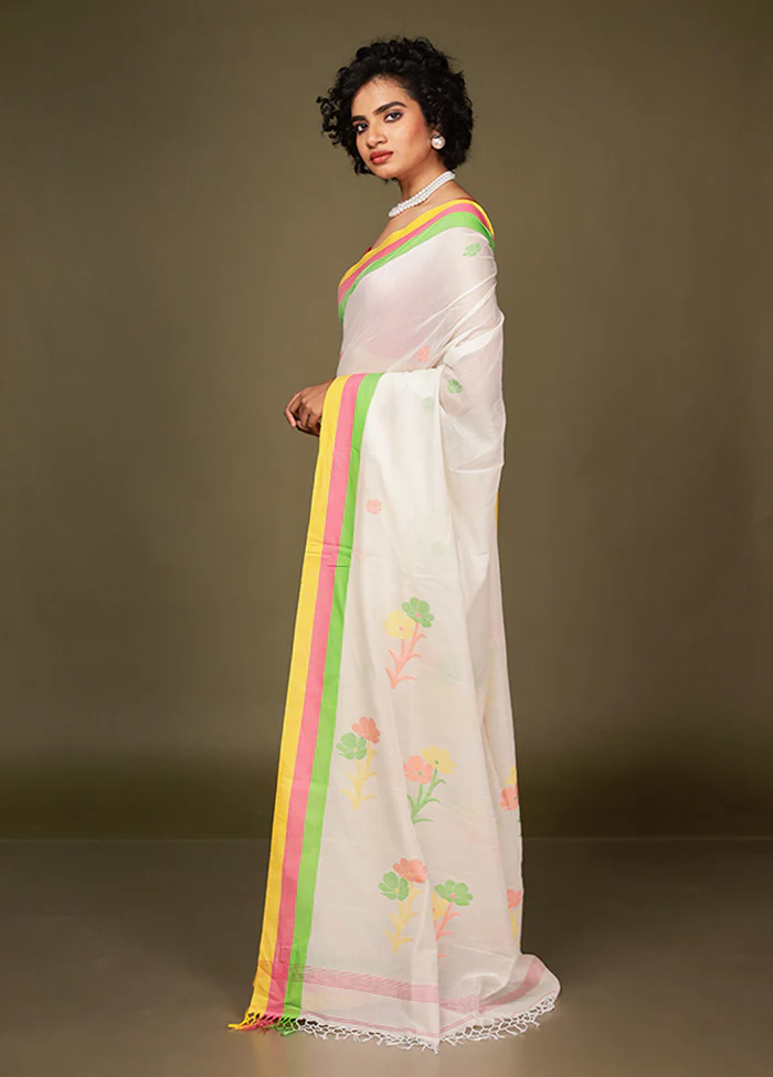 White Matka Silk Saree With Blouse Piece - Image 4