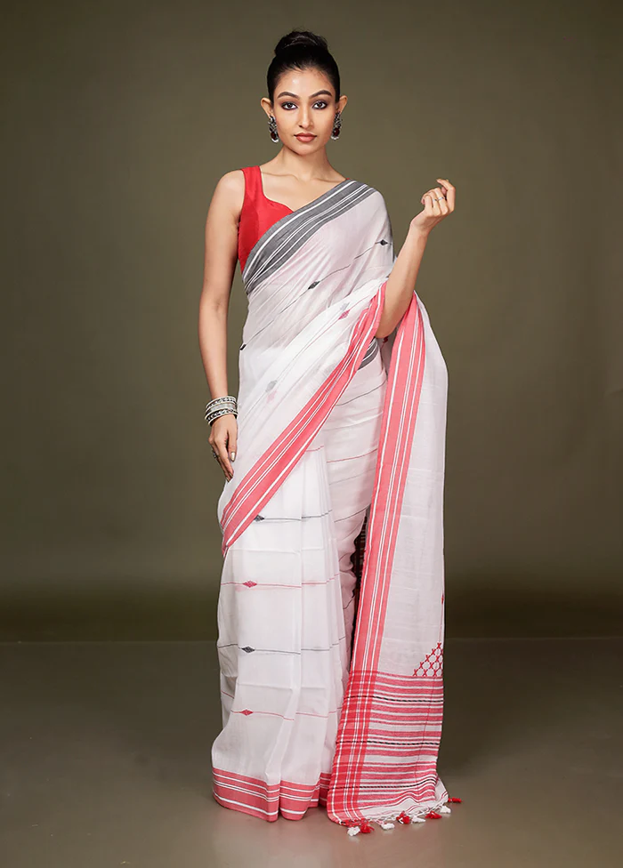 White Matka Silk Saree With Blouse Piece - Image 2