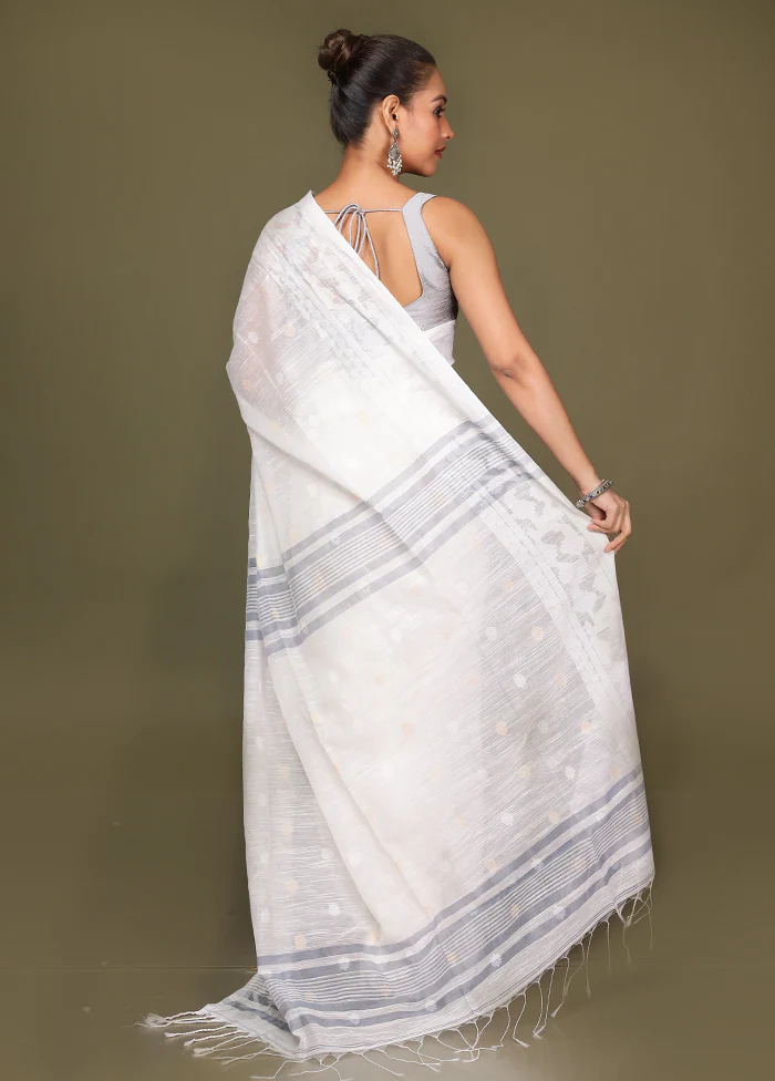 White Matka Silk Saree With Blouse Piece - Image 3