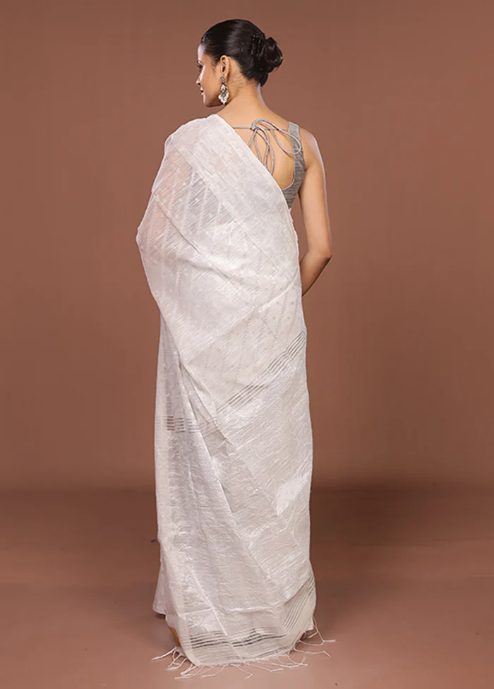 White Matka Silk Saree With Blouse Piece - Image 3
