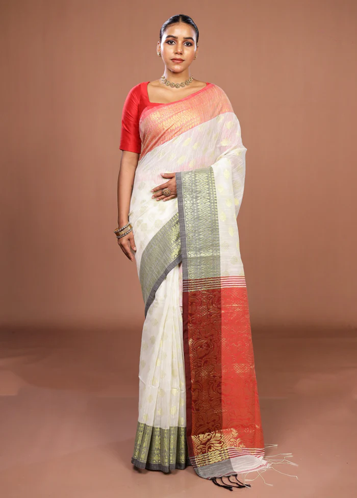 White Matka Silk Saree With Blouse Piece - Image 2