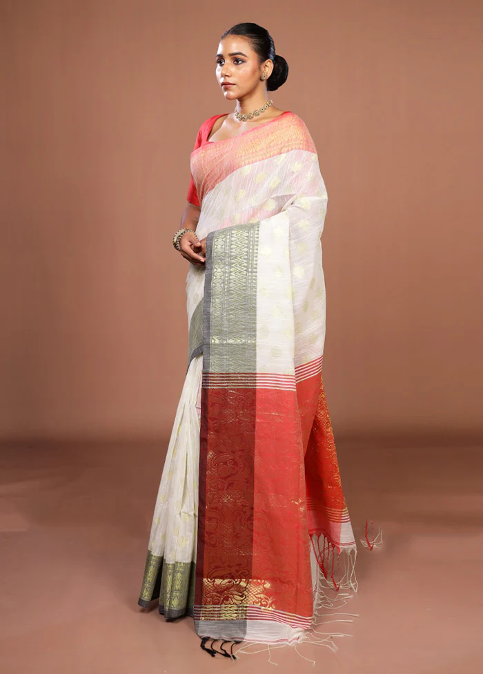 White Matka Silk Saree With Blouse Piece - Image 4