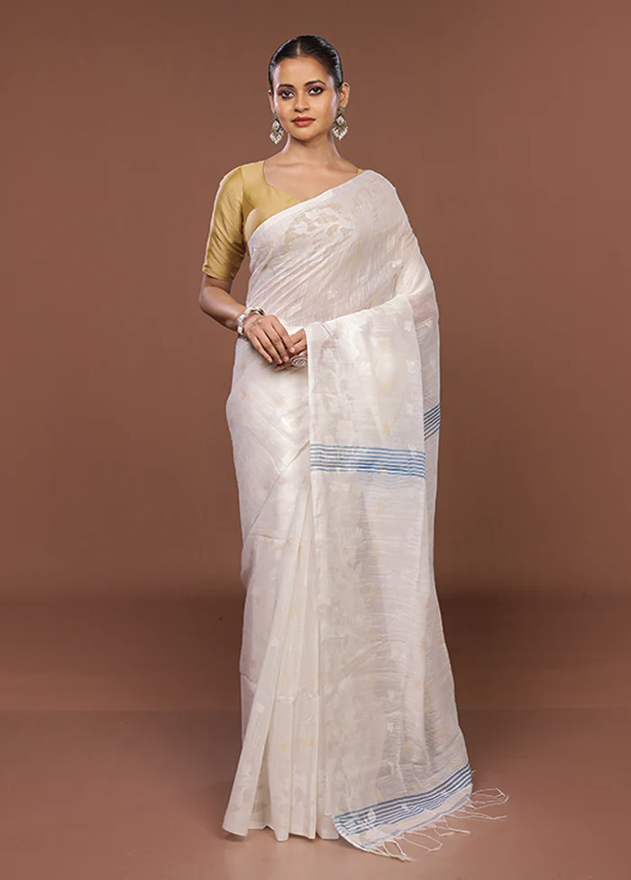 White Matka Silk Saree With Blouse Piece - Image 2