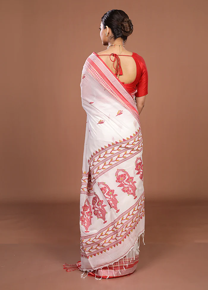 White Matka Silk Saree With Blouse Piece - Image 3