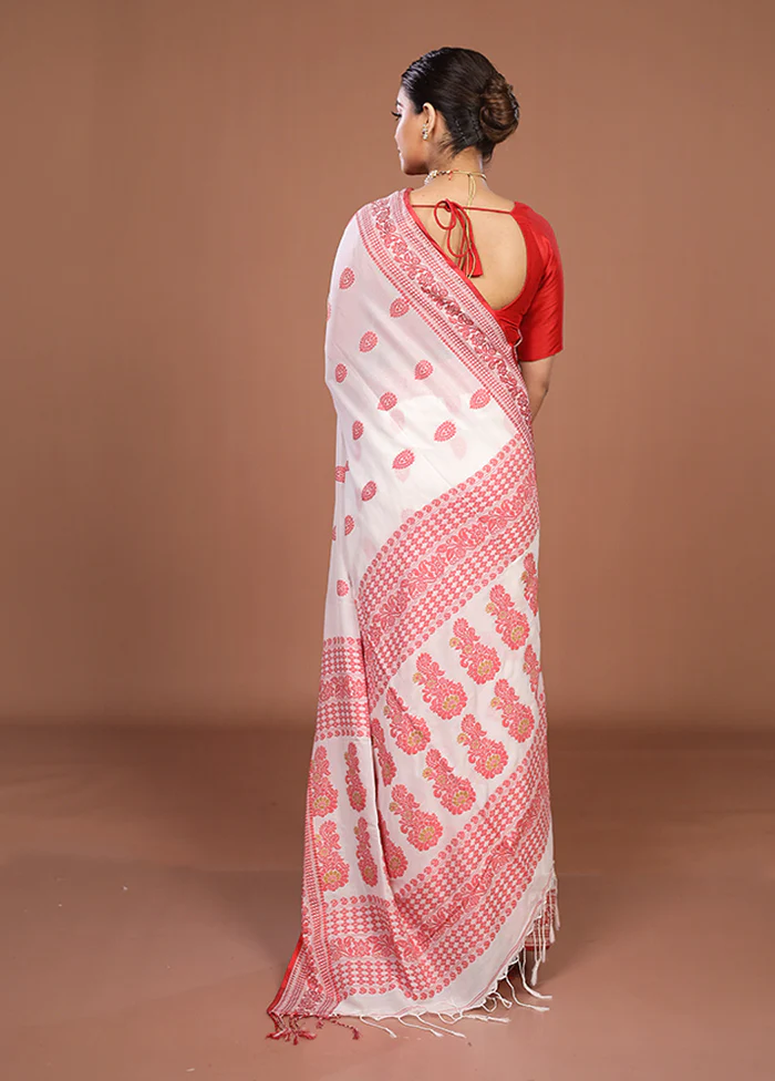 White Matka Silk Saree With Blouse Piece - Image 3