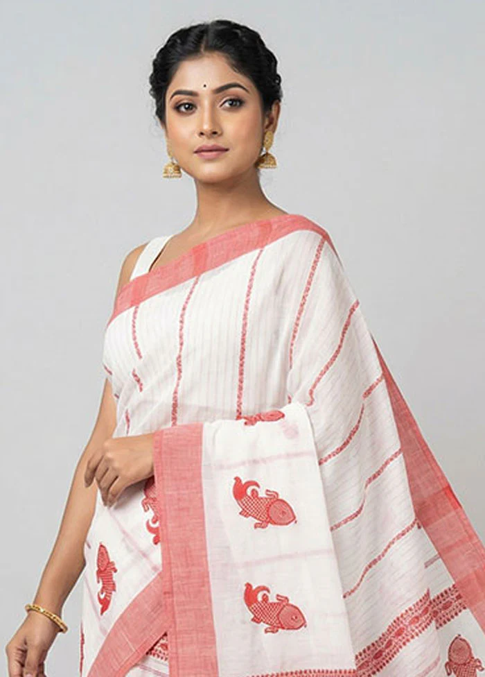 White Matka Silk Saree With Blouse Piece - Image 2