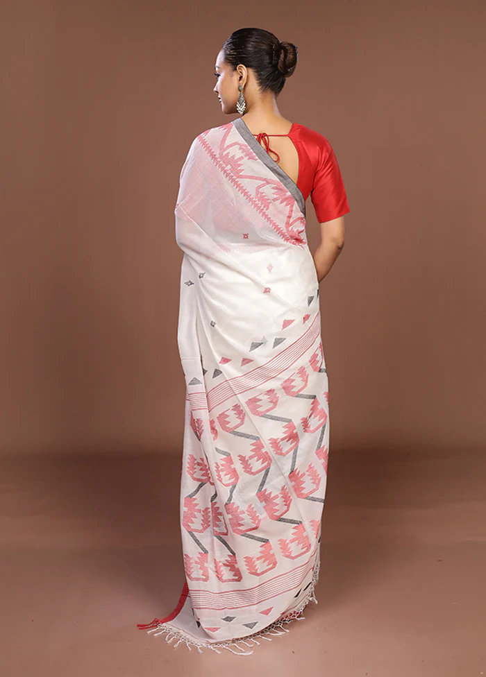 White Matka Silk Saree With Blouse Piece - Image 3