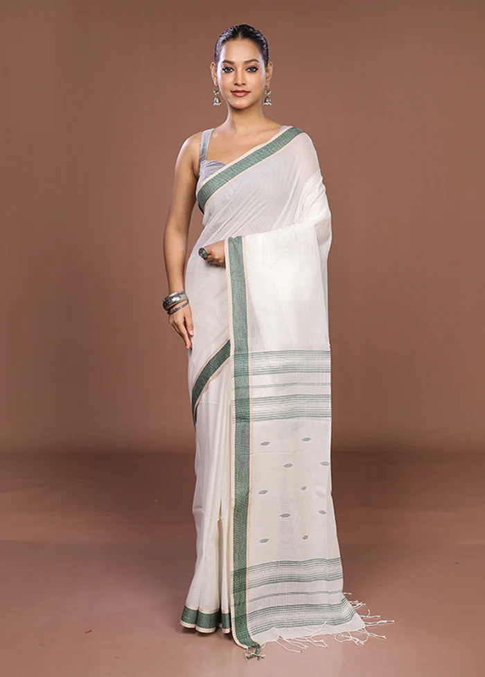 White Matka Silk Saree With Blouse Piece - Image 2