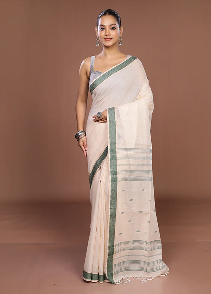 White Matka Silk Saree With Blouse Piece - Image 2