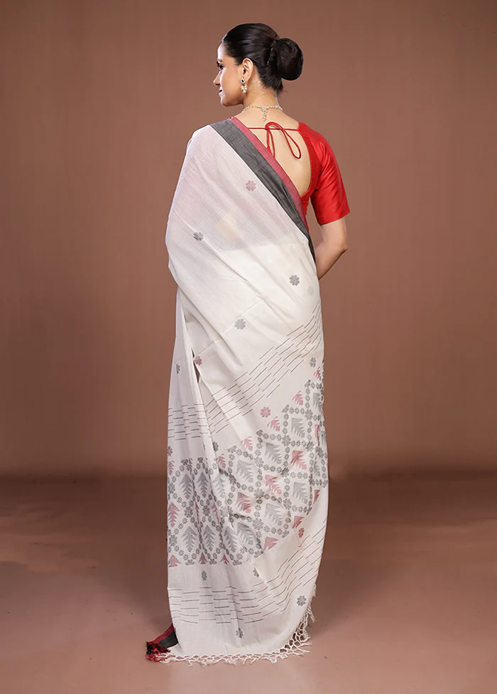 White Matka Silk Saree With Blouse Piece - Image 3