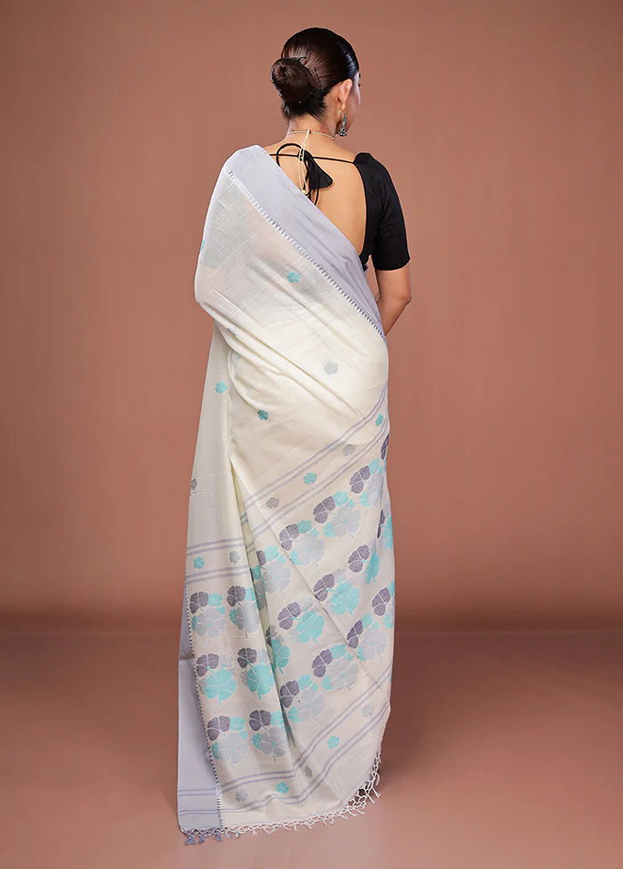 White Matka Silk Saree With Blouse Piece - Image 3