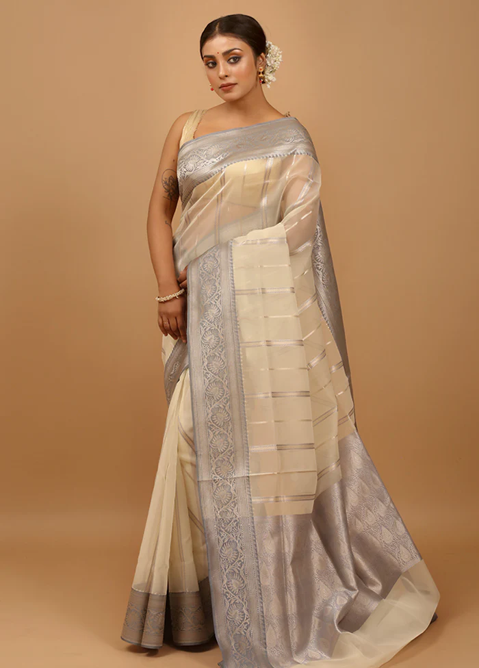 White Organza Saree With Blouse Piece - Image 2