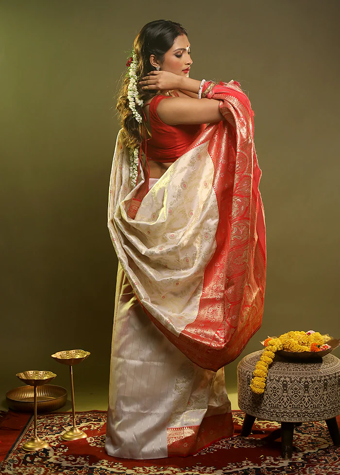 White Dupion Silk Saree With Blouse Piece - Image 2