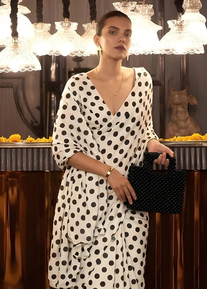 White Printed Silk Saree Without Blouse Piece - Image 2