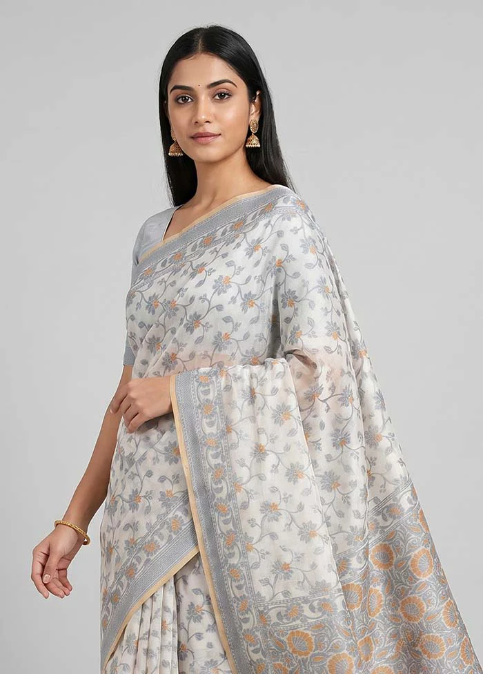 White Pure Cotton Saree With Blouse Piece - Image 2
