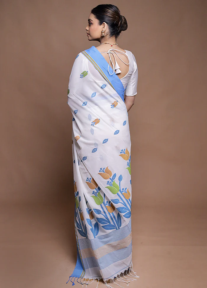 White Pure Cotton Saree With Blouse Piece - Image 3