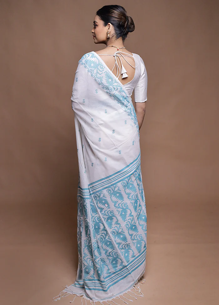 White Pure Cotton Saree With Blouse Piece - Image 3