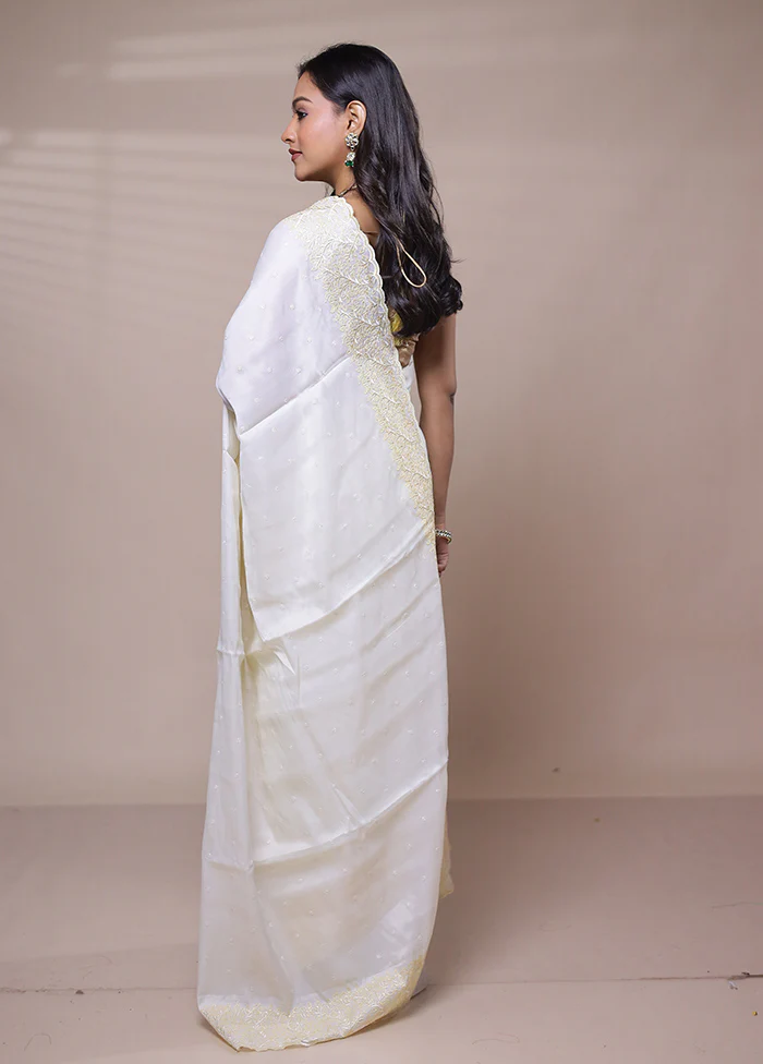 White Tussar Silk Saree With Blouse Piece - Image 3
