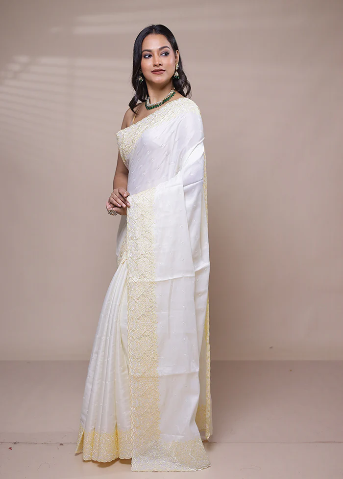 White Tussar Silk Saree With Blouse Piece - Image 4