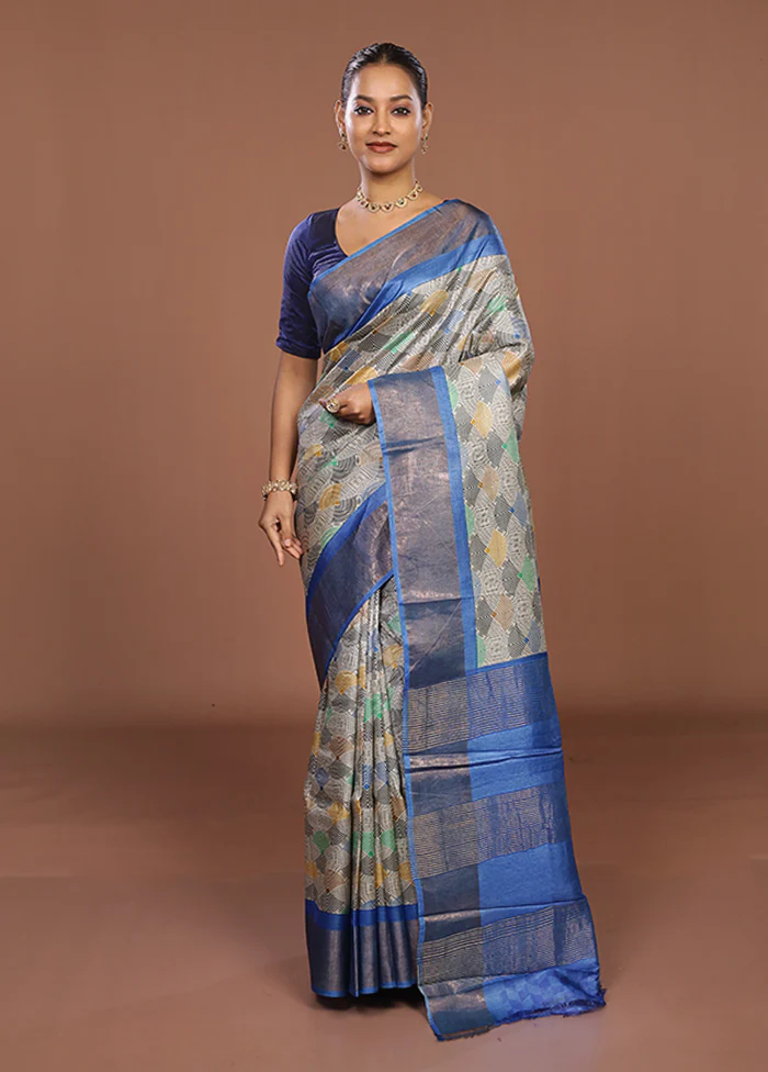 White Tussar Silk Saree With Blouse Piece - Image 2