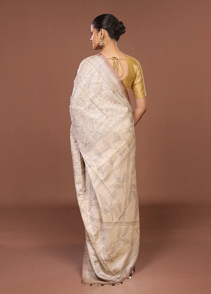 White Tussar Silk Saree With Blouse Piece - Image 3
