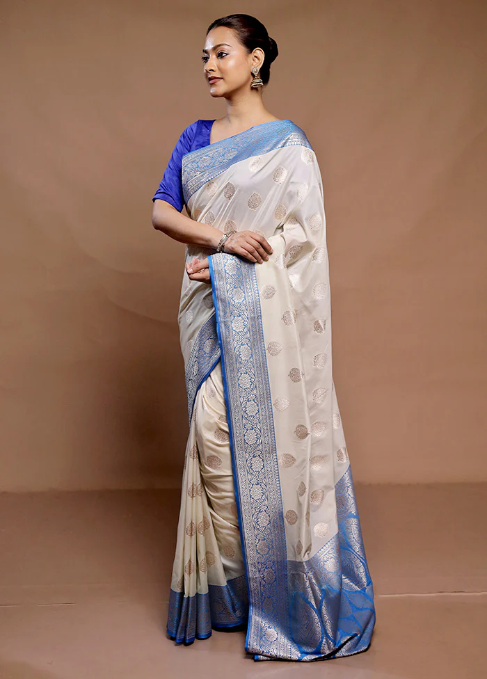 White Uppada Silk Saree With Blouse Piece - Image 4