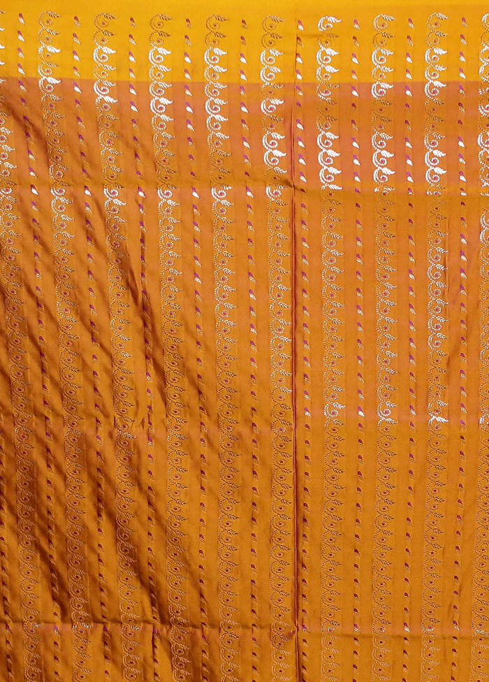 Yellow Banarasi Silk Saree With Blouse Piece - Image 5