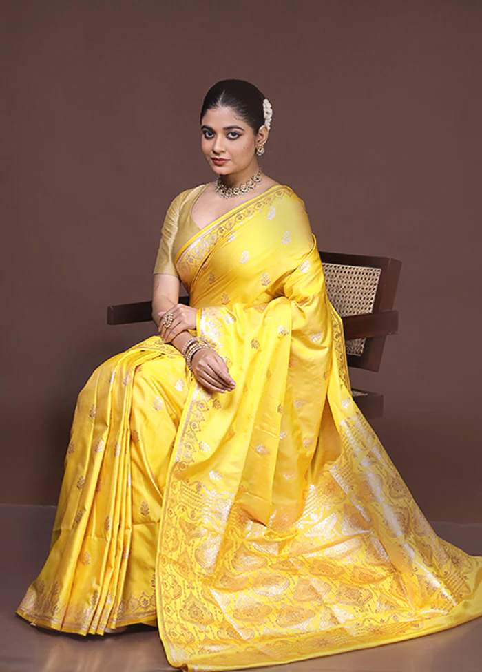 Yellow Banarasi Silk Saree With Blouse Piece - Image 4